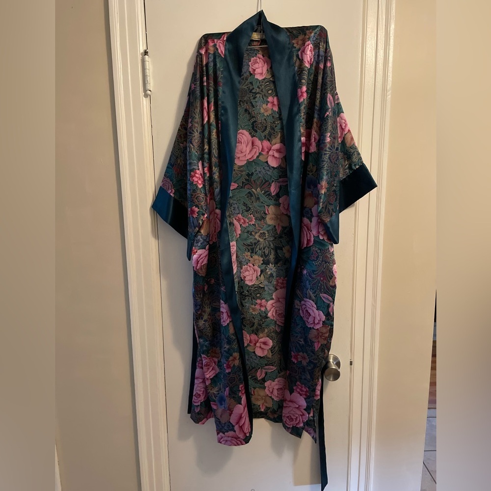 Vintage Victoria’s Secret Gold Label Pink Green Floral Robe One Size